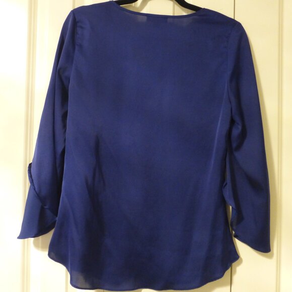 LE CHATEAU blue violet satin v-neck flutter sleeve top - Picture 2 of 10